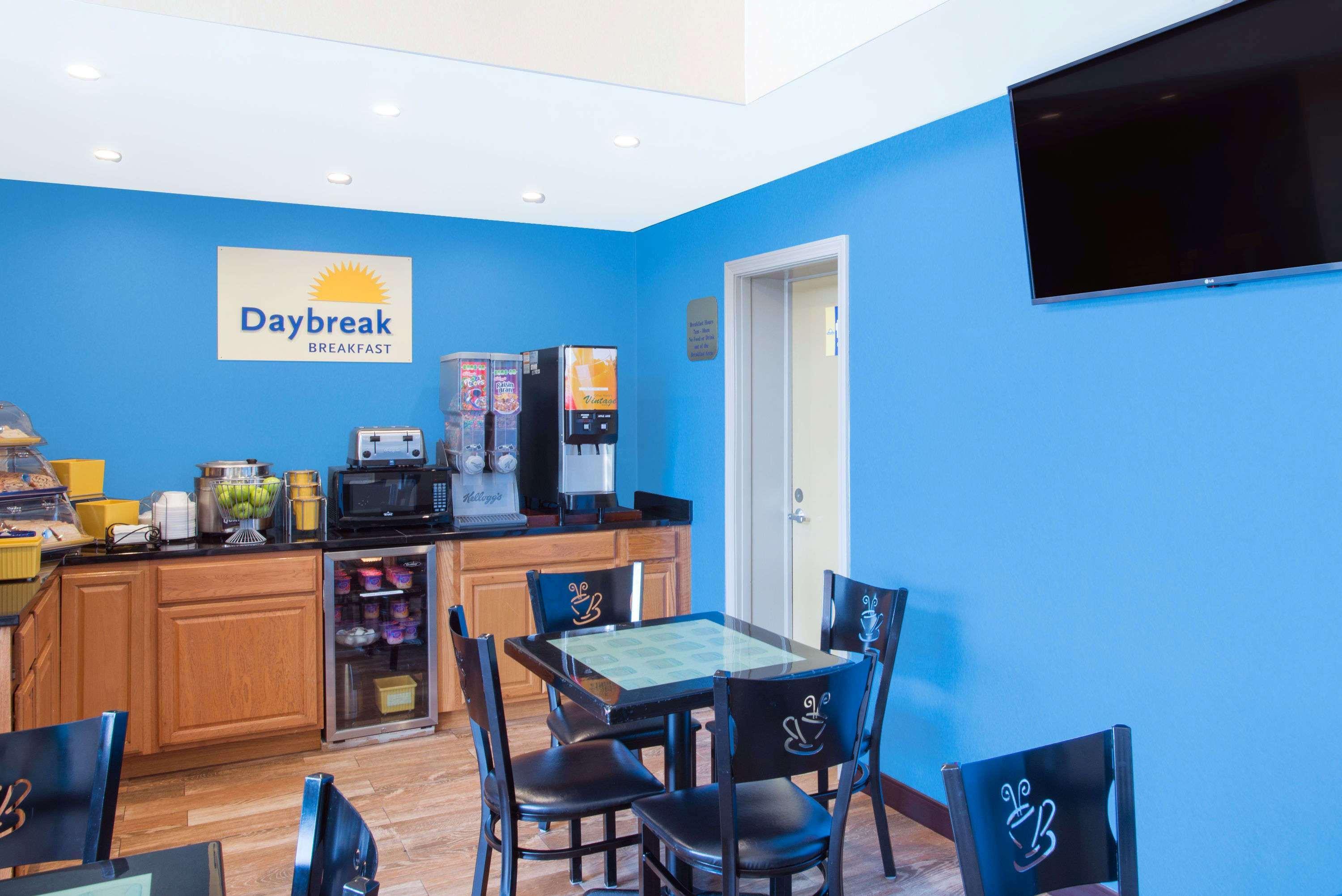 Days Inn By Wyndham New Haven Ngoại thất bức ảnh